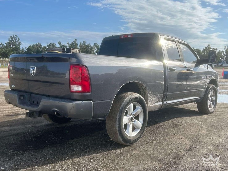 2016-dodge-1500-image-3