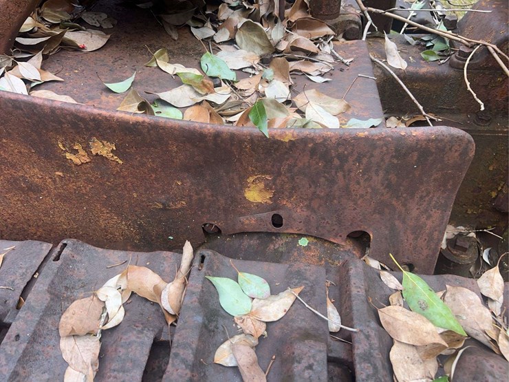 caterpillar-2-ton-crawler-image-35