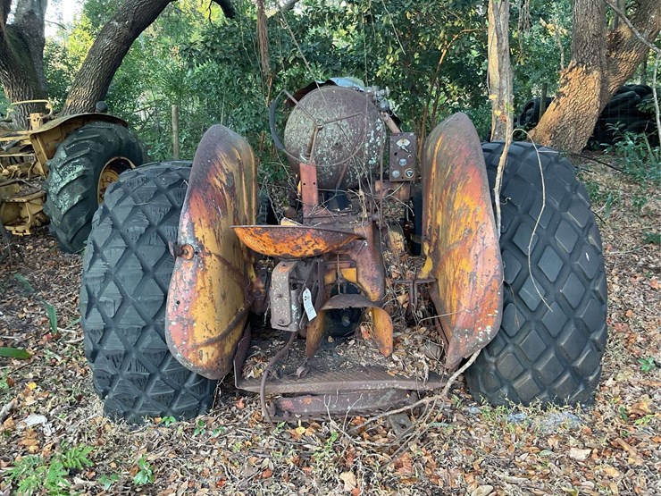 minneapolis-moline-lp-parts-tractor-image-4