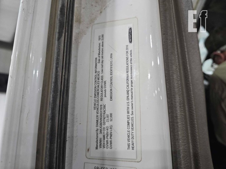 2016-freightliner-cascadia-113-image-27