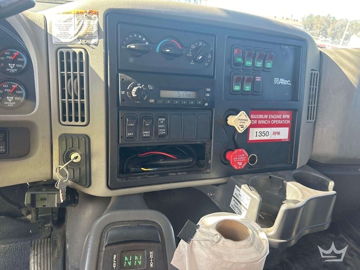 bucket-truck-image-15