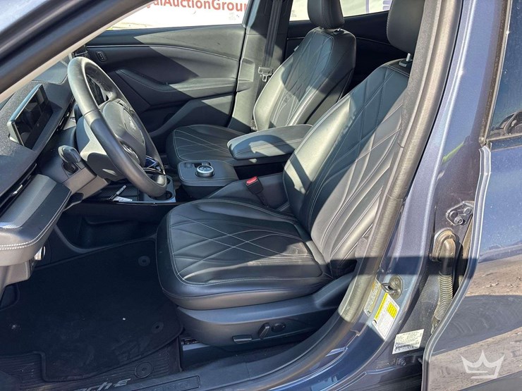 2021-ford-mustang-mach-e-image-12