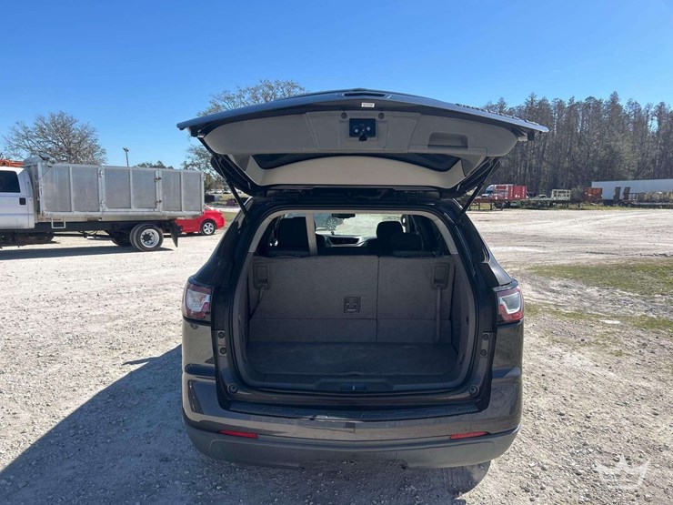 2013-chevrolet-traverse-image-21