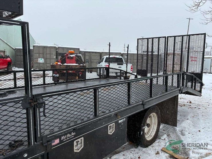 2023-isuzu-npr-image-8