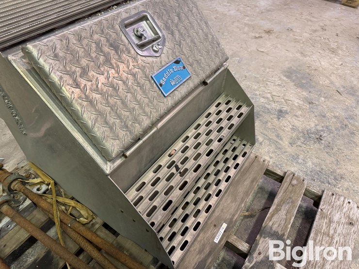 merritt-saddle-box-aluminum-truck-boot-box-&-drive-lines-image-9
