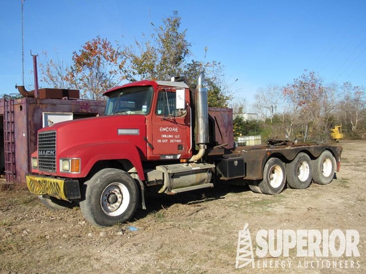 2001-mack-ch613-image-8
