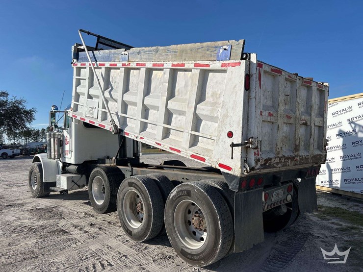 1995-peterbilt-379-image-4