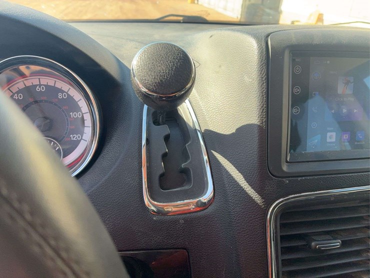 2013-dodge-grand-caravan-se-image-25