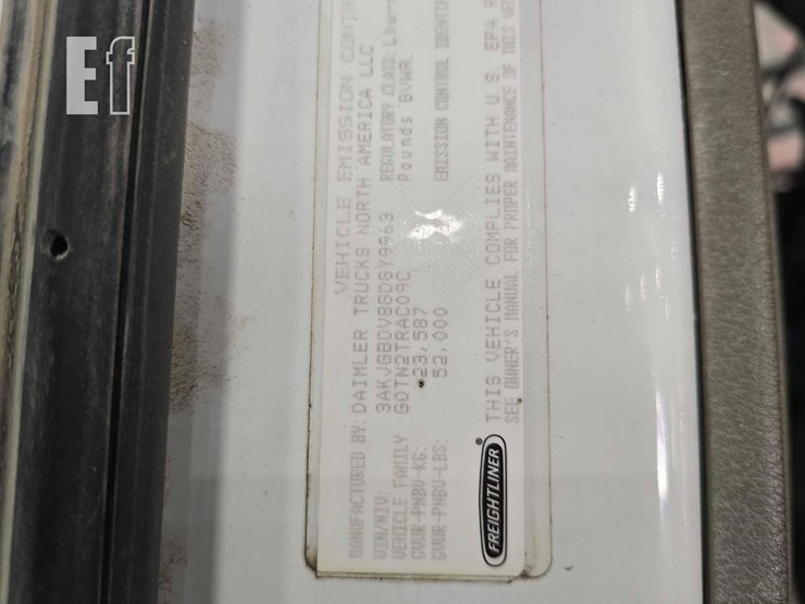 2016-freightliner-cascadia-113-image-28