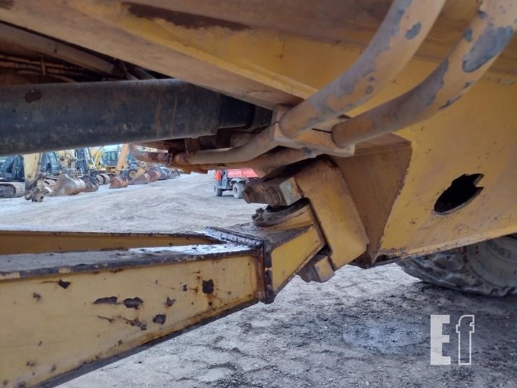 2003-volvo-a40d-image-39