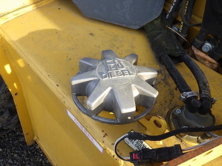 john-deere-210-image-16