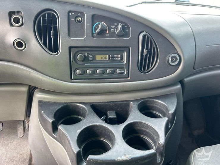2006-ford-e350-image-17