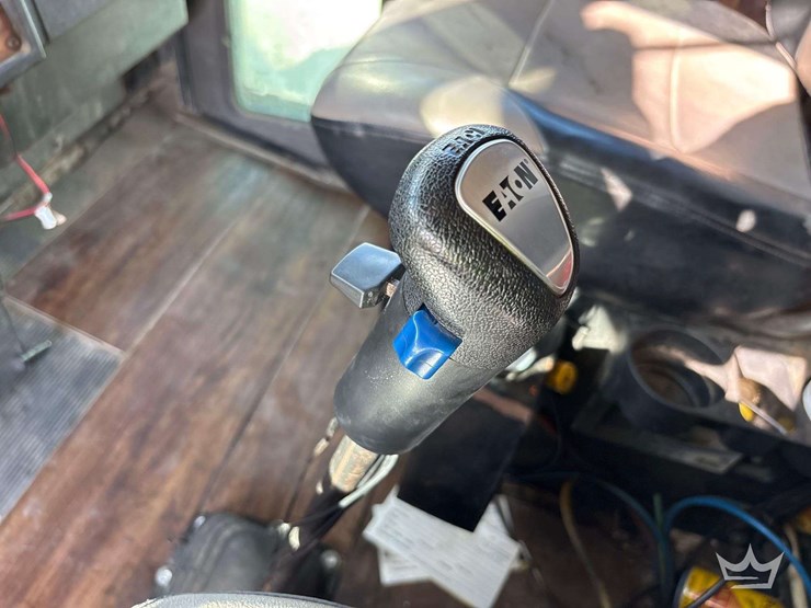 2000-kenworth-tri-axle-dump-truck-image-40