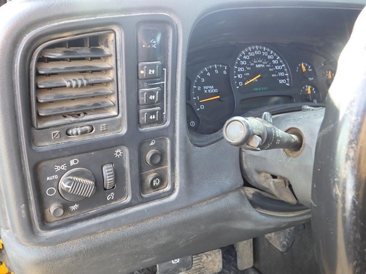 2004-chevrolet-2500-image-20