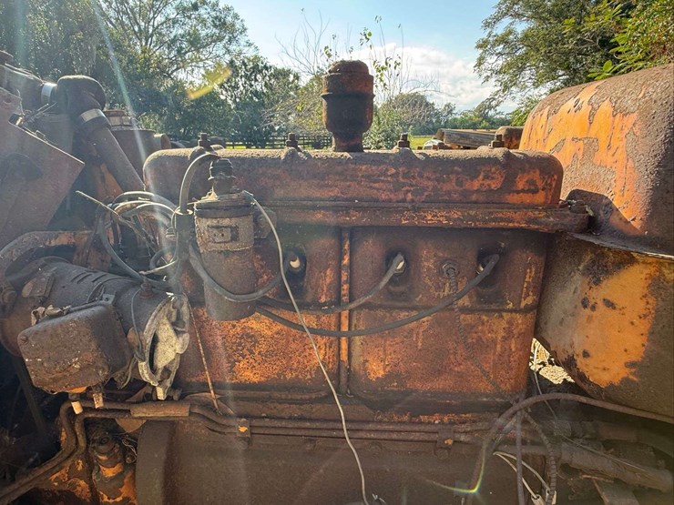 minneapolis-moline-445-image-13