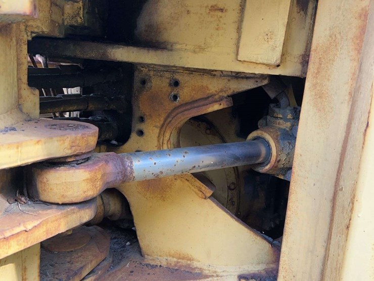 caterpillar-814-image-24