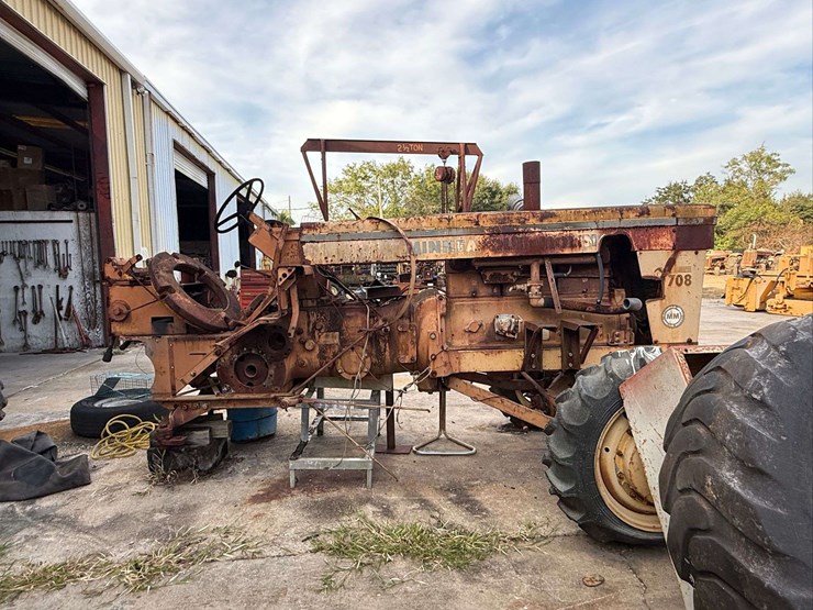 minneapolis-moline-g708-image-3