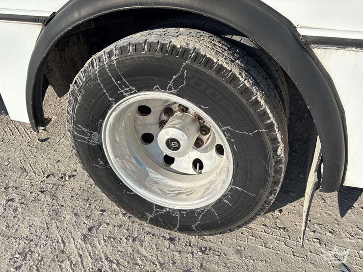 2003-ford-e450-image-43