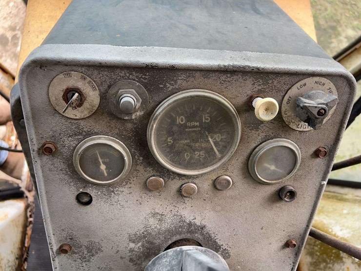 minneapolis-moline-g1050-image-69