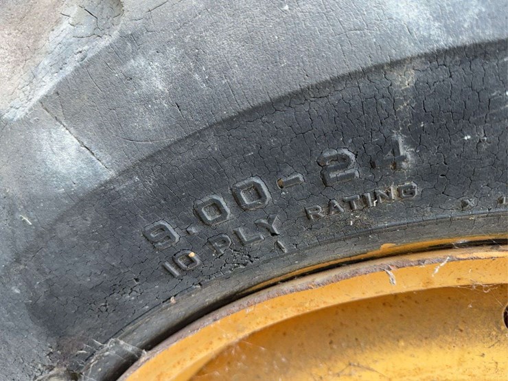 minneapolis-moline-g706-image-51