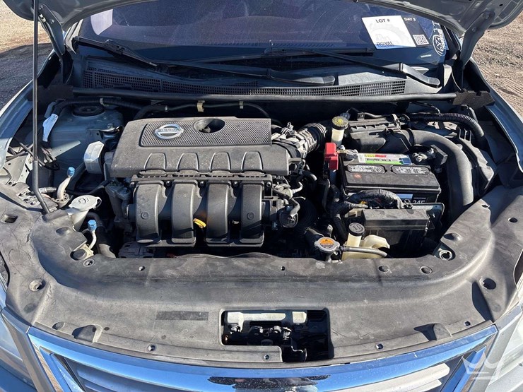 2013-nissan-sentra-sedan-image-7