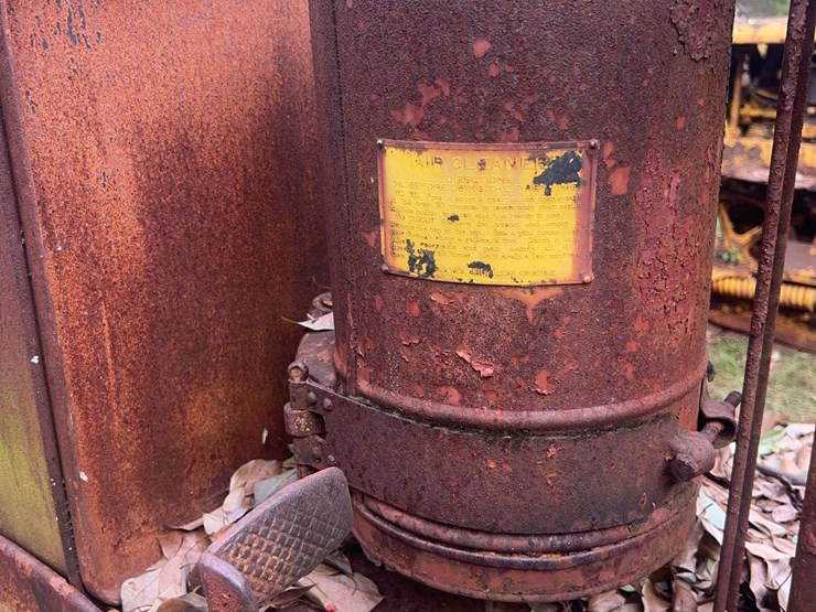 caterpillar-2-ton-crawler-image-34