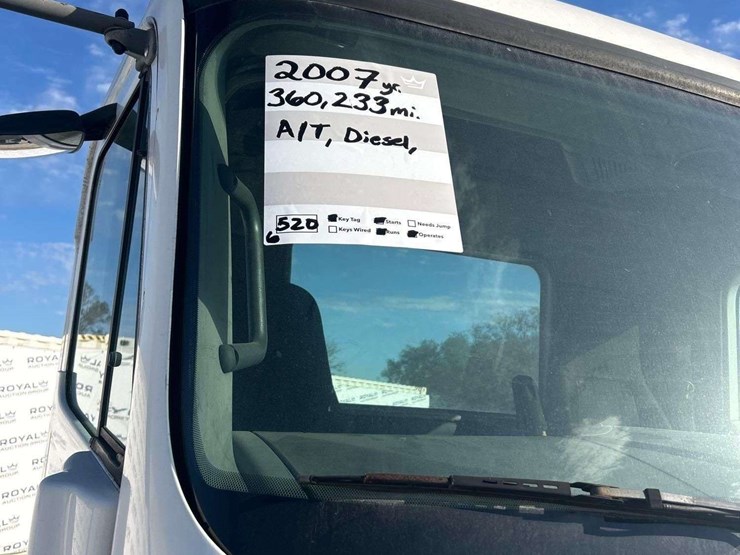 2007-freightliner-columbia-120-image-27