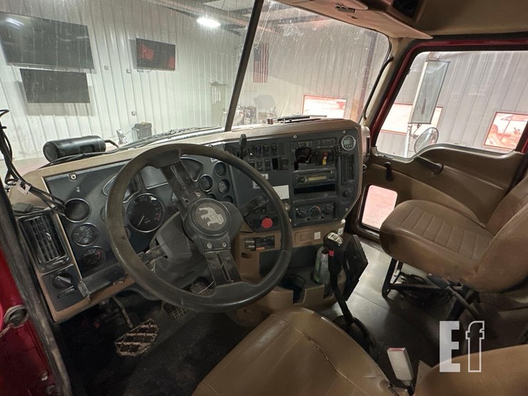 2012-mack-granite-gu713-image-15