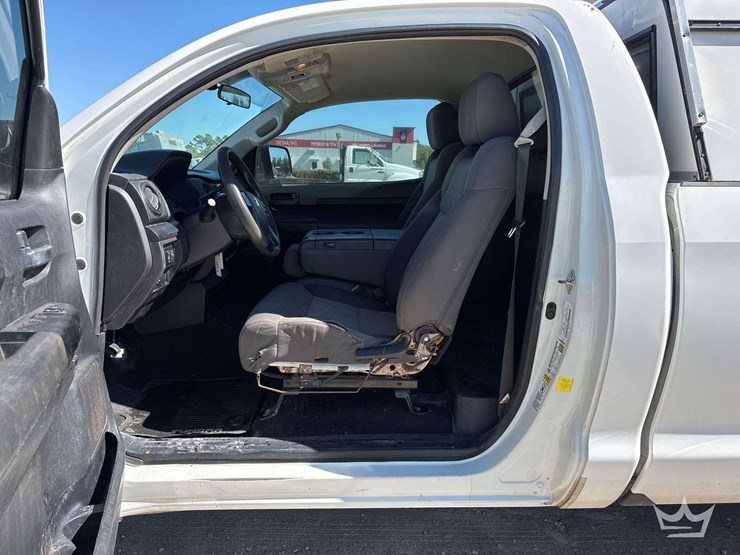 2016-toyota-tacoma-image-12