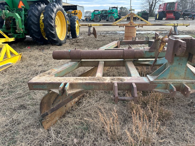 #38445-•-triple-j-levee-squeeze-image-11