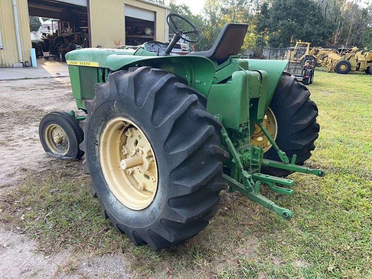 john-deere-3020-image-3