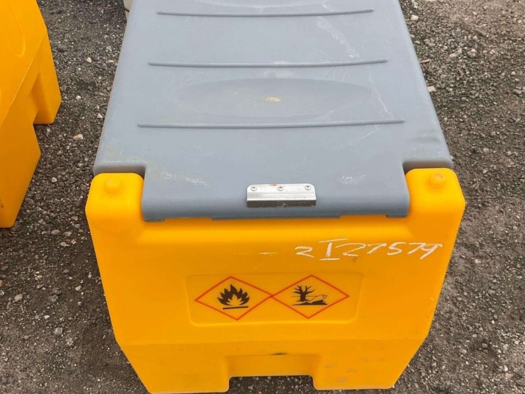 2025-poly-fuel-tank-with-electric-pump-image-2