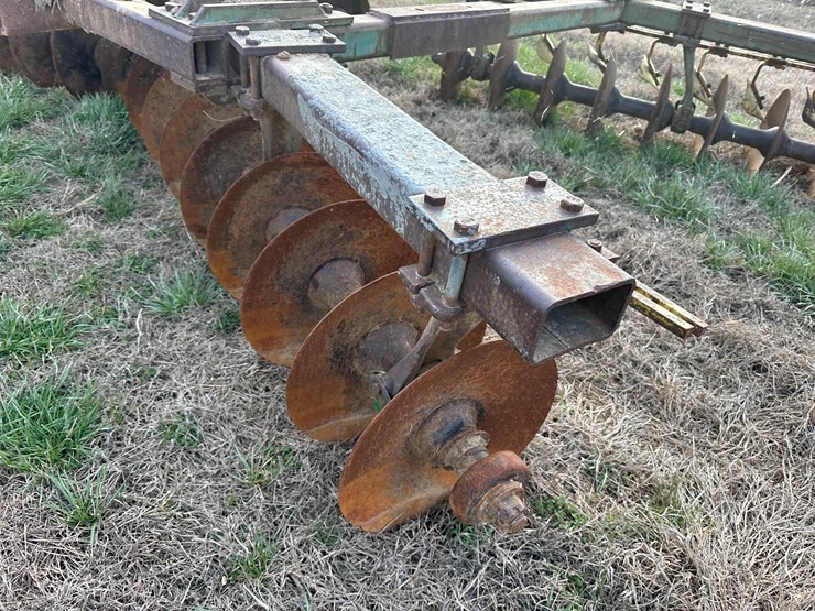 john-deere-17-image-10