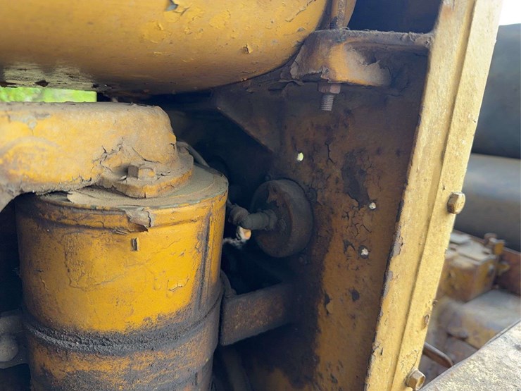 caterpillar-ten-gas-crawler-image-13