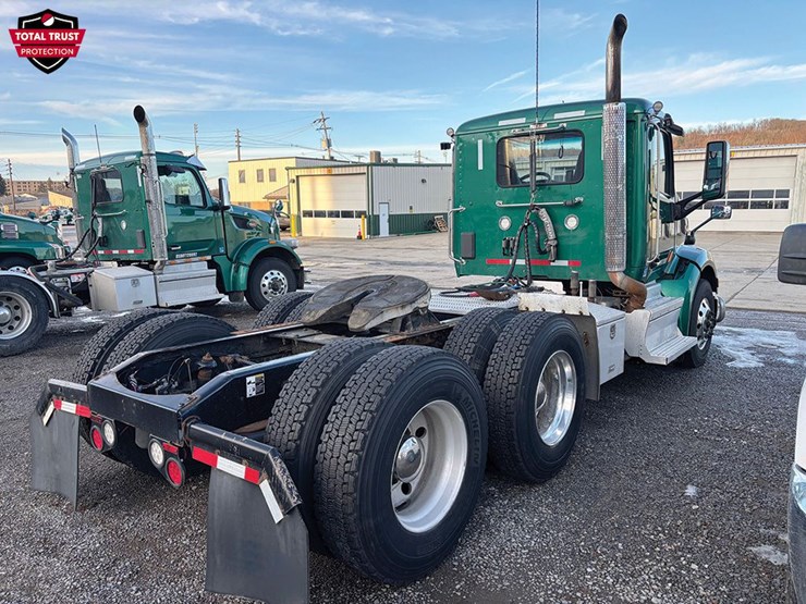 2019-peterbilt-579-image-3