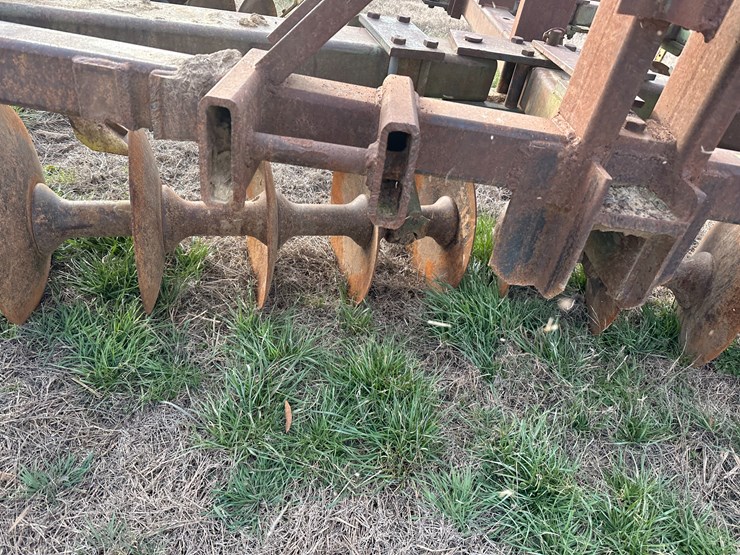 john-deere-17-image-13