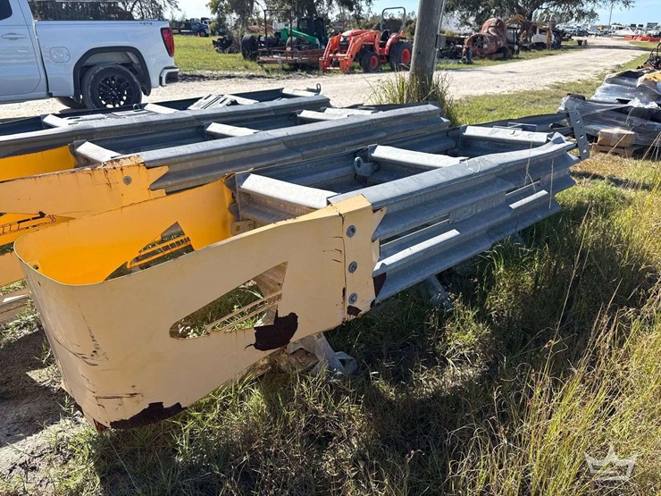 redirective-crash-cushion-guardrail-image-4