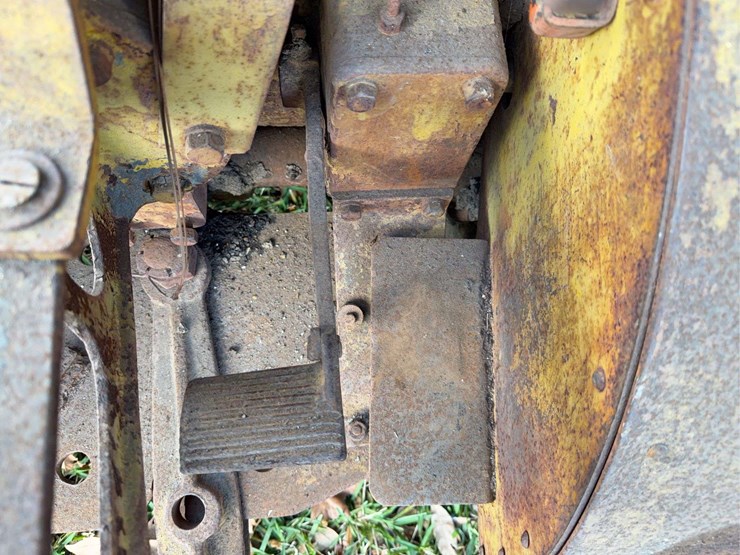 caterpillar-thirty-image-30