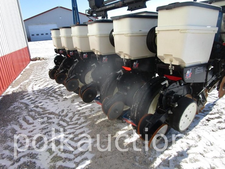 2011-kinze-3000-image-7