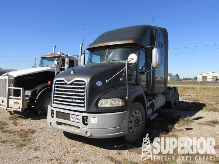 (x)-(4-3)-2016-mack-cxu613-t/a-truck-tractor-w/sl...-image-1