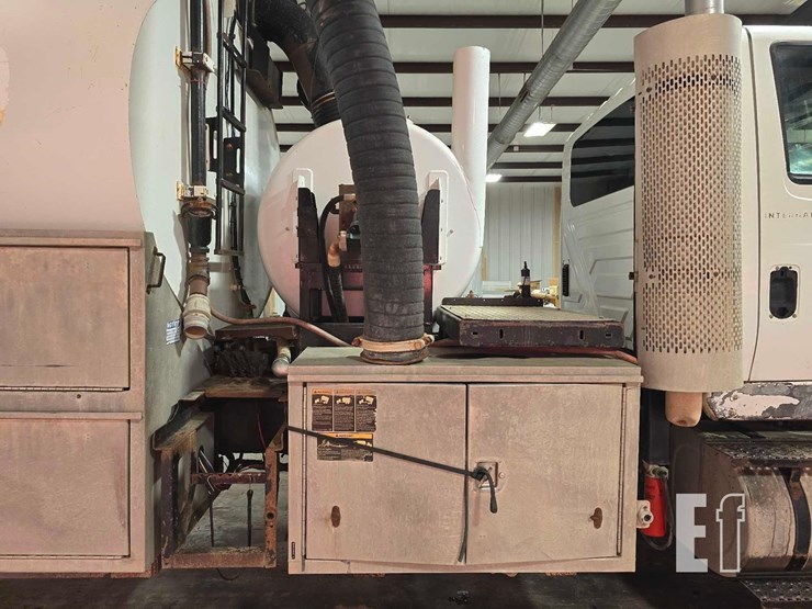 2007-international-7600-image-11