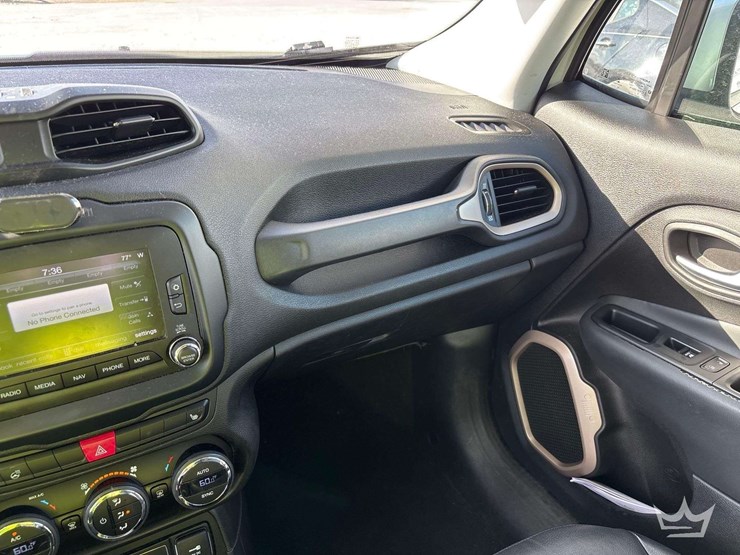 2016-jeep-renegade-image-21