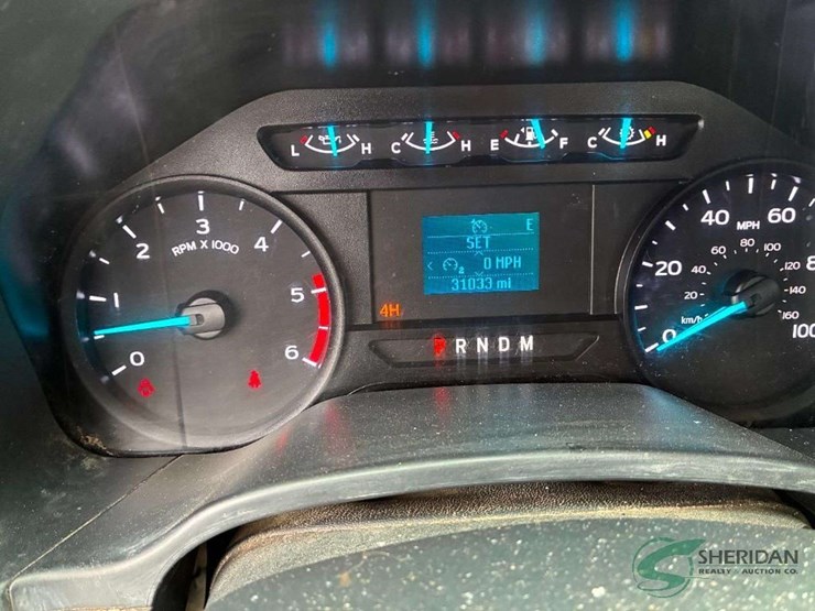 2022-ford-f550-image-27