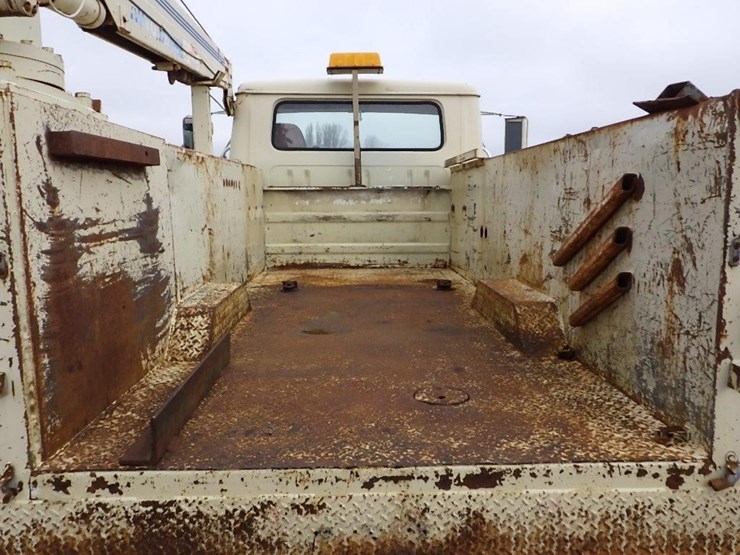 1991-international-4700-image-16