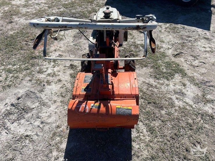 kubota-walk-behind-rear-tine-rototiller-image-12