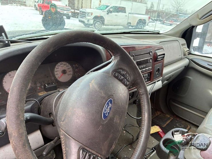 2005-ford-f450-image-37