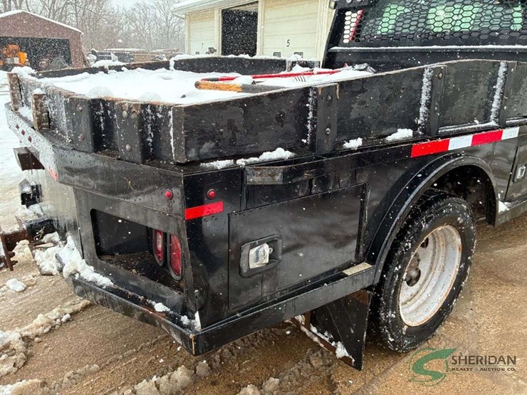 2022-ford-f550-image-14