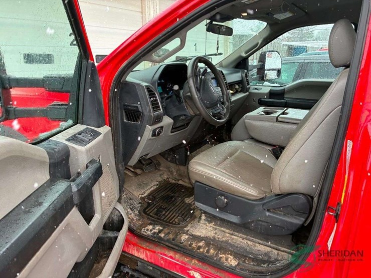 2022-ford-f550-image-23