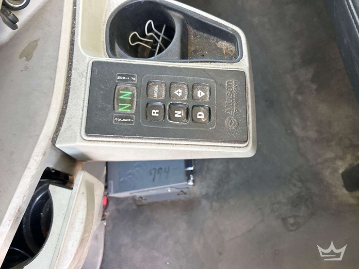 2020-peterbilt-567-image-18