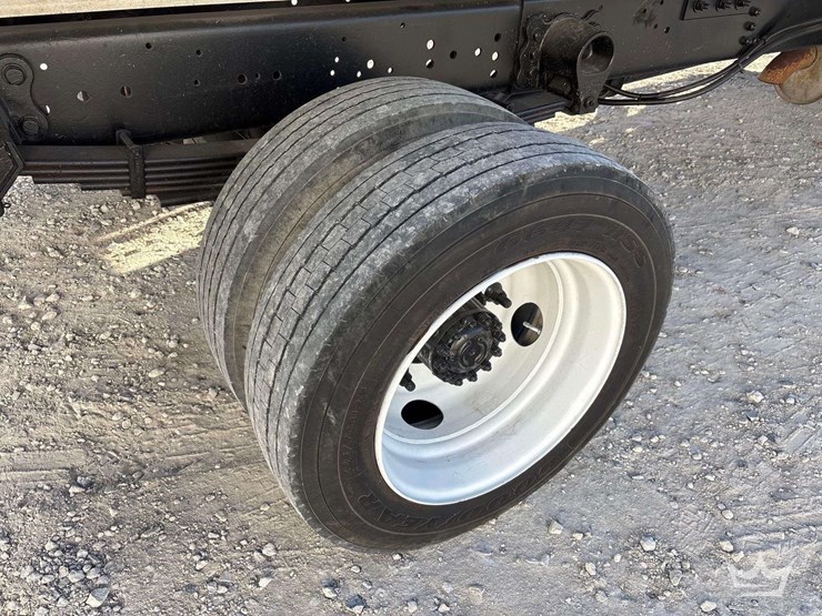 2002-ford-f650-image-37